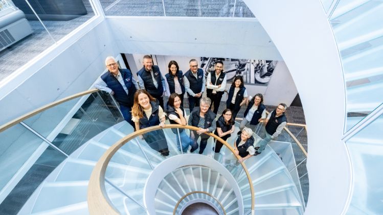 emmi-industrie-team_Treppe.jpg